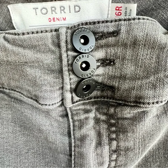 TORRID Jeggings Jeans Light Wash Color - Picture 4 of 9